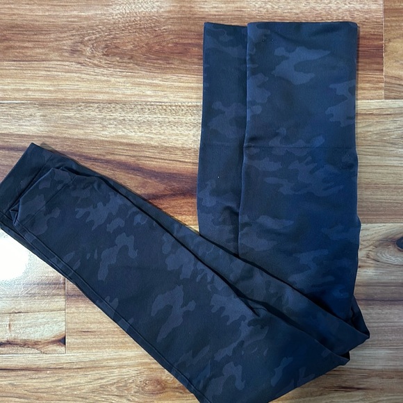 SPANX Pants - Spanx camouflage leggings women size XL